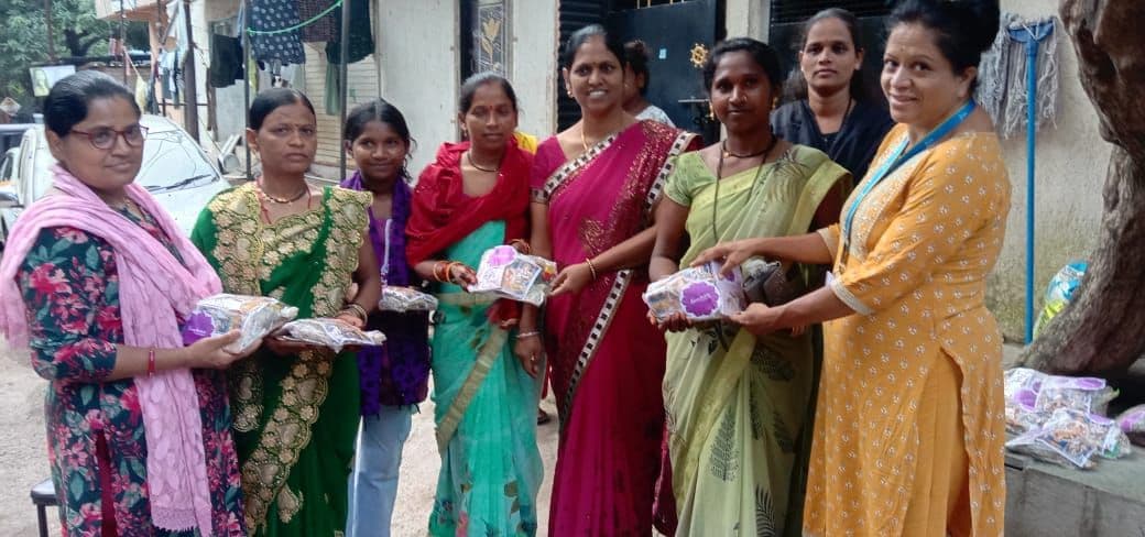 Free Lakshmi Pujan Hamper Distribution